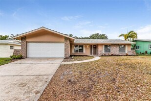 1352 Ranchwood Dr in Clearwater, FL - Building Photo