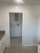 10045 S Wilton Plz, Unit Top Unit in Los Angeles, CA - Foto de edificio - Building Photo