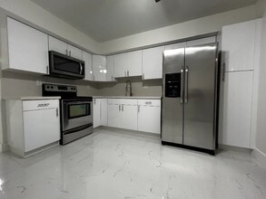 5403 W 22nd Ct in Hialeah, FL - Building Photo - Building Photo
