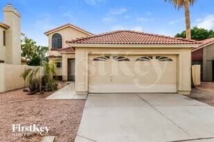 121 W Gary Way in Gilbert, AZ - Building Photo