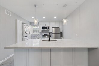 9015 Gaylord Dr in Houston, TX - Building Photo - Building Photo
