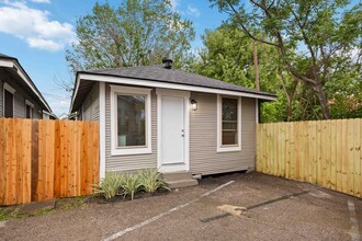 3204 Lyons Ave in Houston, TX - Building Photo - Building Photo