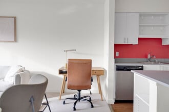 330 3rd Ave W in Seattle, WA - Building Photo - Building Photo