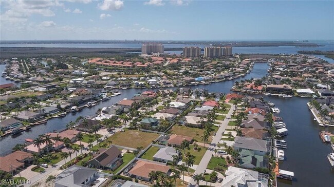 5507 SW 14th Pl in Cape Coral, FL - Building Photo - Building Photo