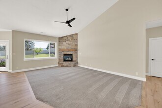 4333 W Park Hollow Ln in Riverton, UT - Building Photo - Building Photo