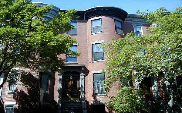 104 Pembroke St in Roxbury, MA - Foto de edificio - Building Photo