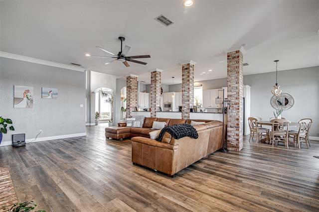 property at 4308 Enchanted Oaks Dr