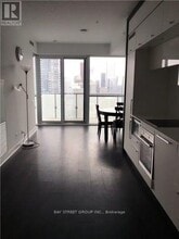 15-3815 Grenville St in Toronto, ON - Building Photo - Building Photo