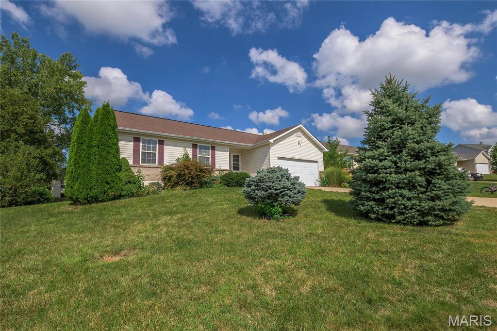 13 Red Coat Way Ct in O'Fallon, MO - Building Photo