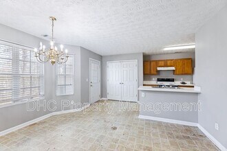 5607 Strathmoor Manor Cir in Lithonia, GA - Building Photo - Building Photo