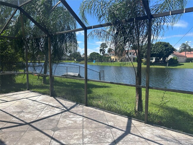 2939 Myrtle Oak Cir in Davie, FL - Building Photo - Building Photo