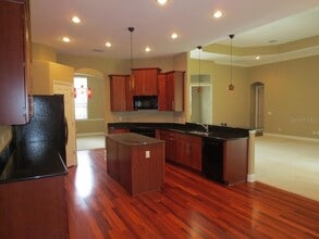 1004 John Cressler Dr in Seffner, FL - Building Photo - Building Photo