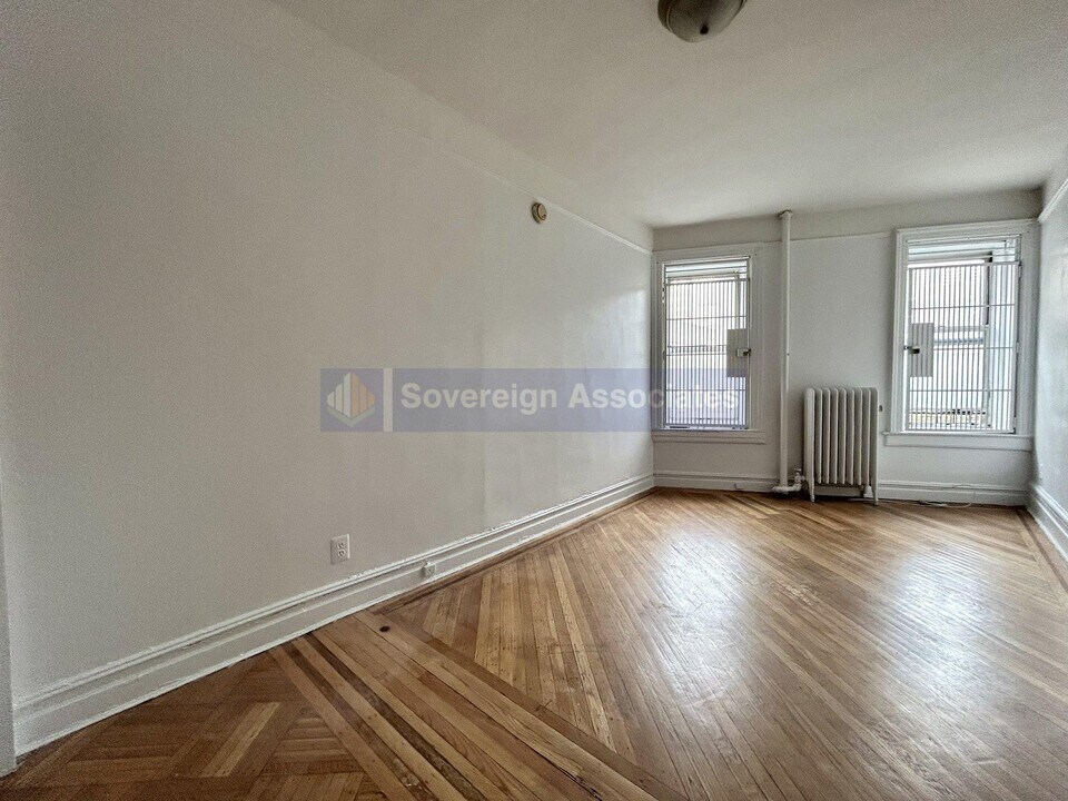 936 West End Ave in New York, NY - Building Photo