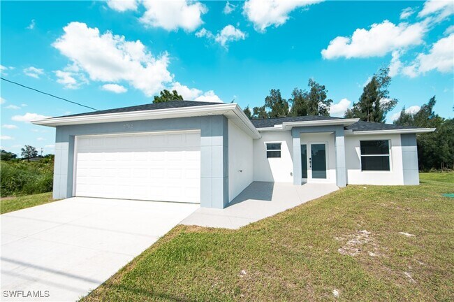 2712 46th St SW in Lehigh Acres, FL - Building Photo - Building Photo