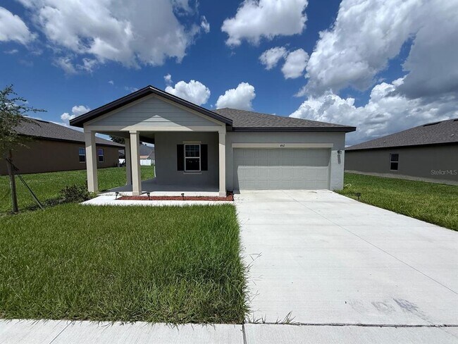452 Hennepin Lp in Lake Wales, FL - Foto de edificio - Building Photo