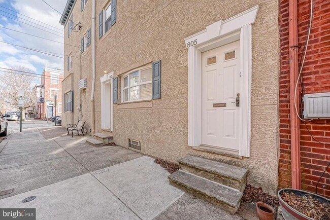 916 Catharine St in Philadelphia, PA - Foto de edificio - Building Photo