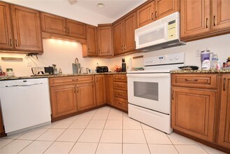 1512 Pelican Point Dr in Sarasota, FL - Foto de edificio - Building Photo