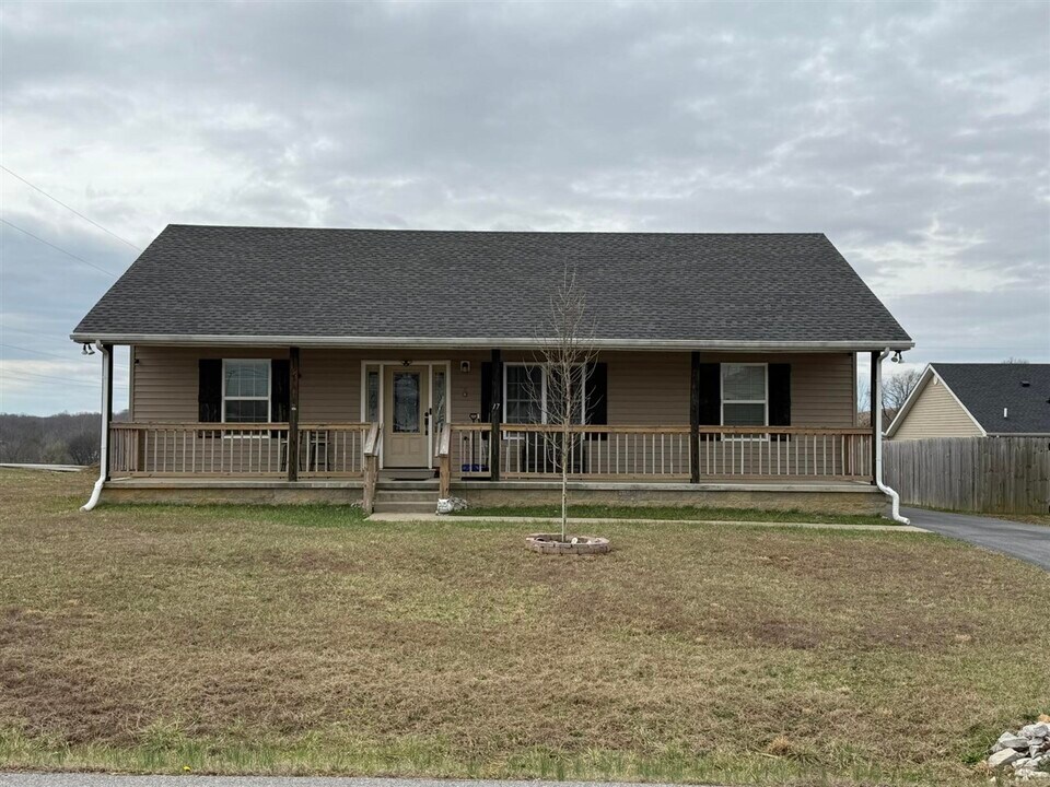 17 Christopher Ave in Glasgow, KY - Building Photo