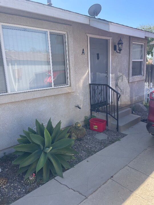 405 W Cook St in Santa Maria, CA - Building Photo