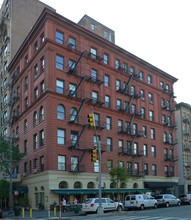 66 W 77th St in New York, NY - Building Photo - Building Photo