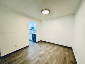 7915 SW 86th St in Miami, FL - Building Photo - Building Photo