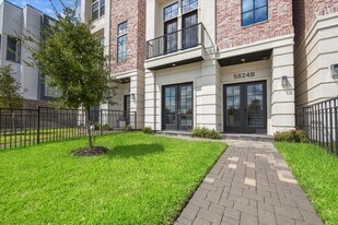 5824 Winsome Ln in Houston, TX - Building Photo