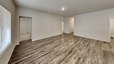 6217 Western Redbud Trl in Edmond, OK - Building Photo - Building Photo