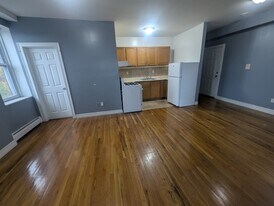 672 Congress Ave, Unit 4 in New Haven, CT - Building Photo