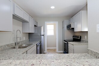 4820 Delwood St in Corpus Christi, TX - Building Photo - Building Photo