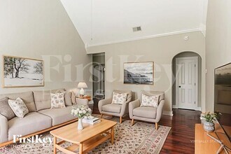 1017 Emerald Ridge Dr in Calera, AL - Building Photo - Building Photo