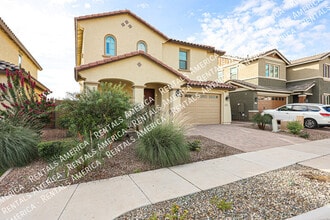 16215 W Camino de Oro in Surprise, AZ - Foto de edificio - Building Photo