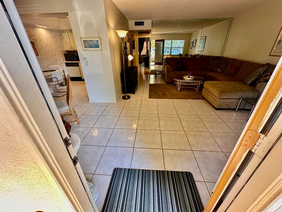 1805 Eleuthera Point in Coconut Creek, FL - Building Photo