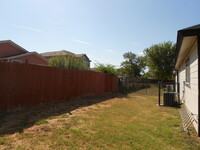 1106 NW 27th St in San Antonio, TX - Building Photo - Building Photo