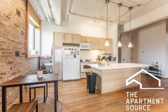 345 N Canal St, Unit 304 in Chicago, IL - Building Photo - Building Photo