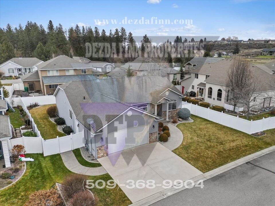 16513 E 9th Ln in Spokane Valley, WA - Building Photo