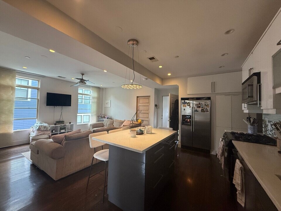 44 St Margaret St in Boston, MA - Building Photo
