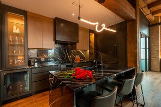 1101 W Lake St in Chicago, IL - Building Photo - Building Photo