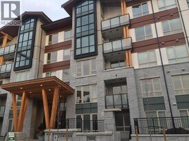 2632 Library Ln in North Vancouver, BC - Building Photo