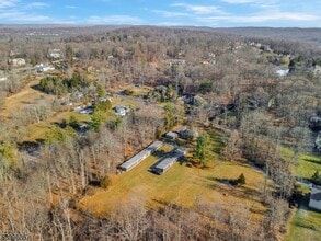 111 King George Rd in Warren, NJ - Building Photo - Building Photo
