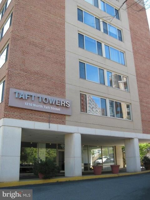 1210 N Taft St in Arlington, VA - Building Photo
