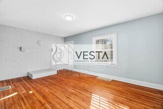 18 Canterbury Rd in Asheville, NC - Building Photo - Building Photo