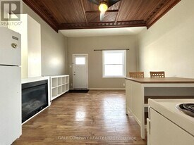 31 Bridge St in Mississippi Mills, ON - Building Photo