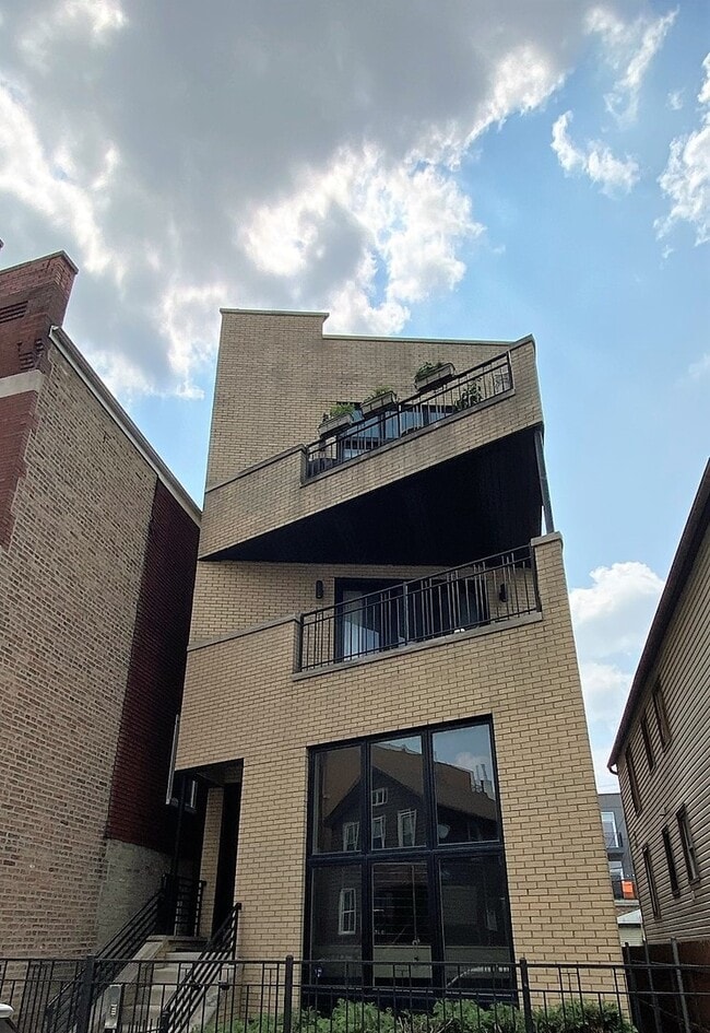 property at 1531 W Fry St