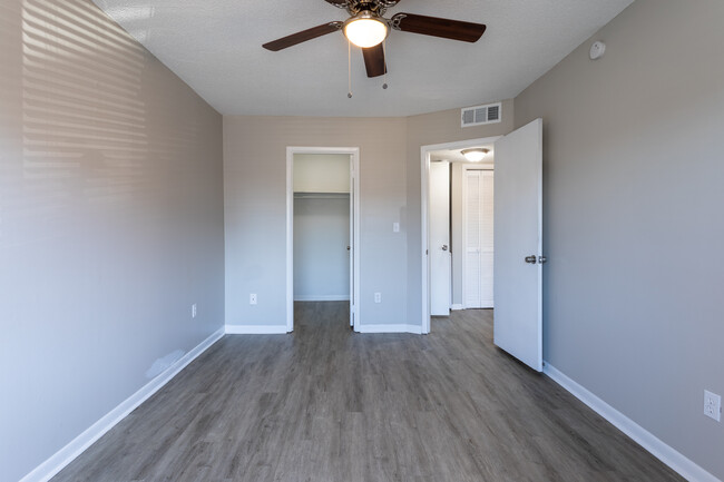 Riverwalk Apartments - Townhomes in Gadsden, AL - Foto de edificio - Interior Photo