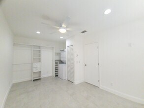19 SE 12th Ave, Unit 1 in Fort Lauderdale, FL - Building Photo - Building Photo