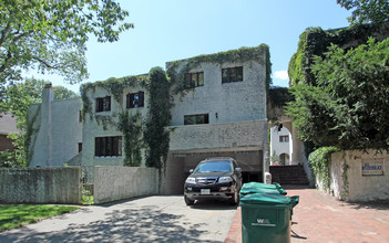 El Pueblo in Toronto, ON - Building Photo - Primary Photo