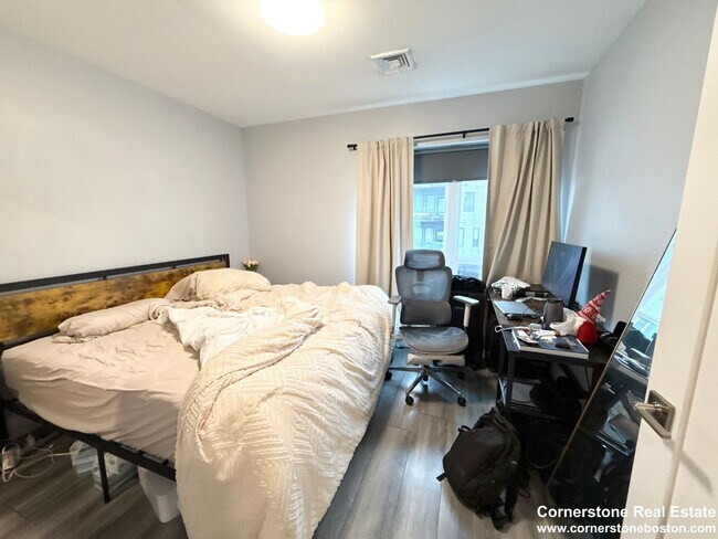 525 W Fifth St in Boston, MA - Building Photo - Building Photo