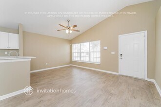 341 Rollins Dr in Davenport, FL - Foto de edificio - Building Photo