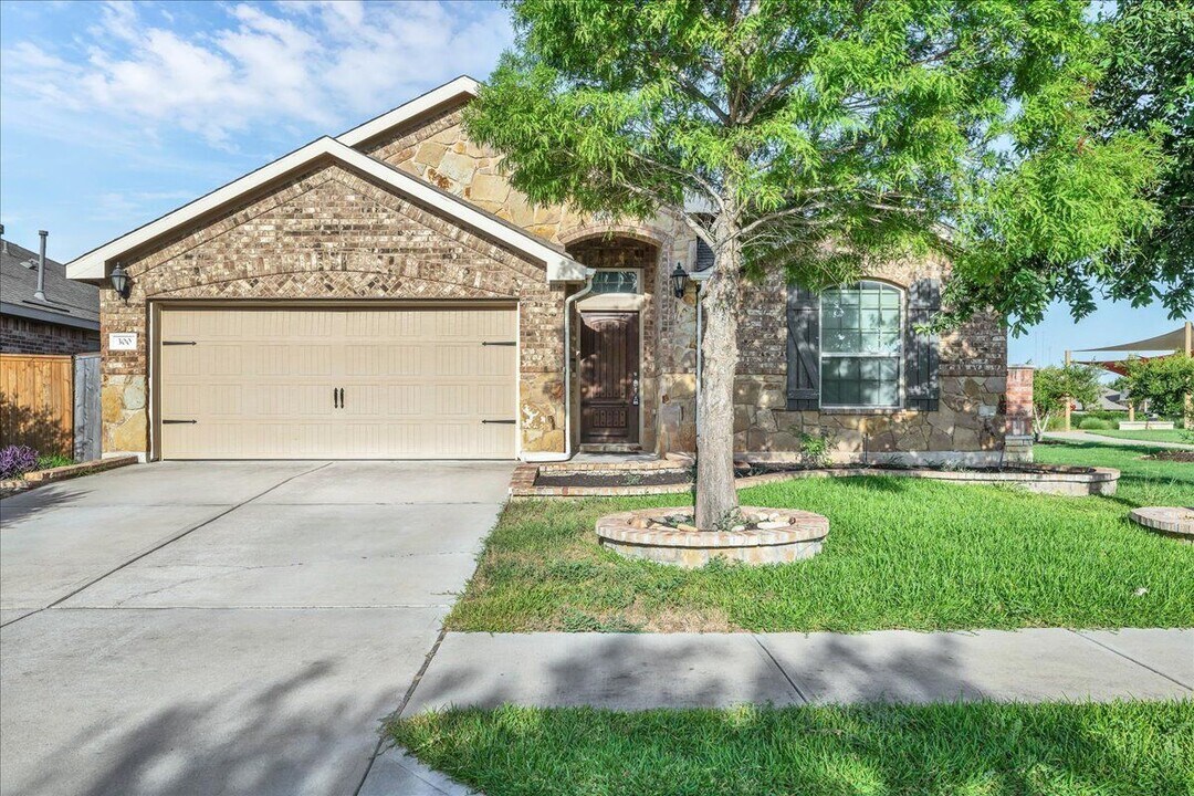300 Briar Park Dr in Georgetown, TX - Foto de edificio