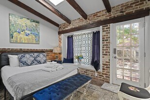 545 E Congress St in Savannah, GA - Building Photo